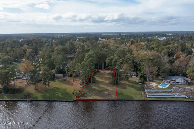 $425,000 | 2108 Neuse Cliffs Drive, New Bern, NC 28560