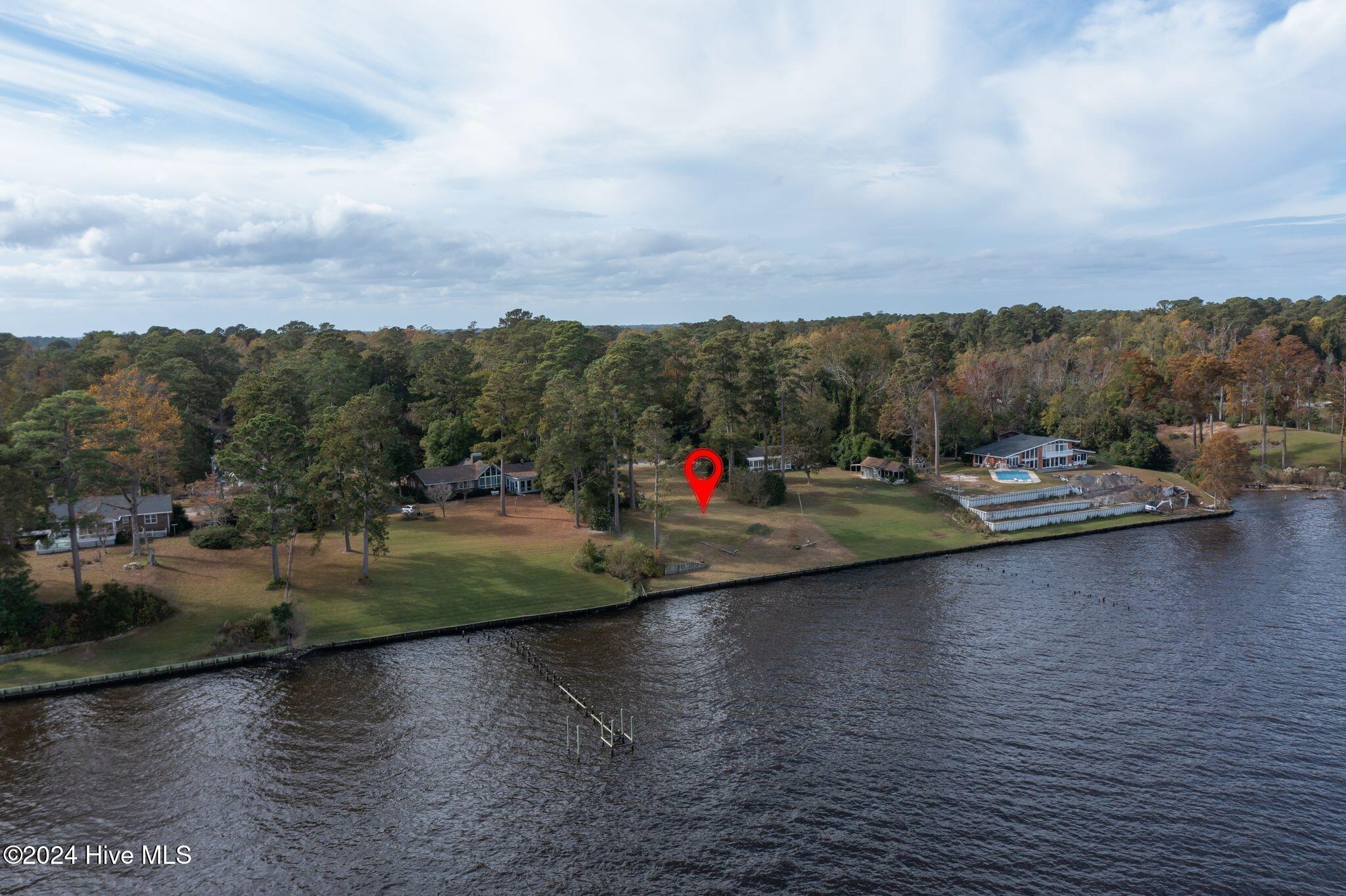 2108 Neuse Cliffs Drive New Bern, NC 28560 - Photo 5 of 13 2108 Neuse Cliffs Rd-5