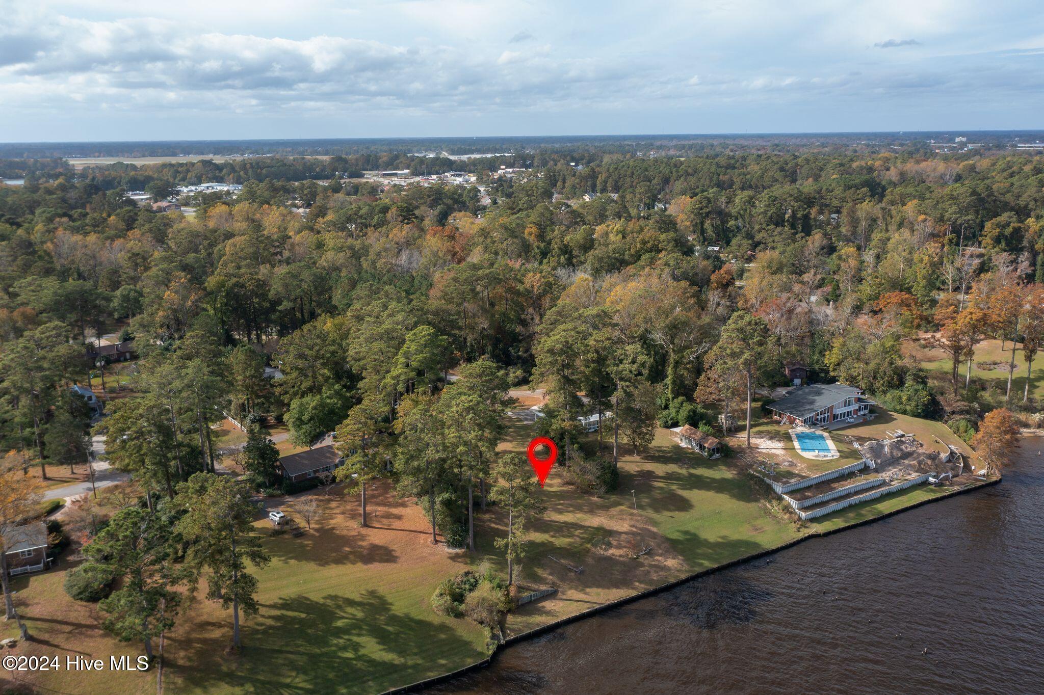 2108 Neuse Cliffs Drive New Bern, NC 28560 - Photo 10 of 13 2108 Neuse Cliffs Rd-10