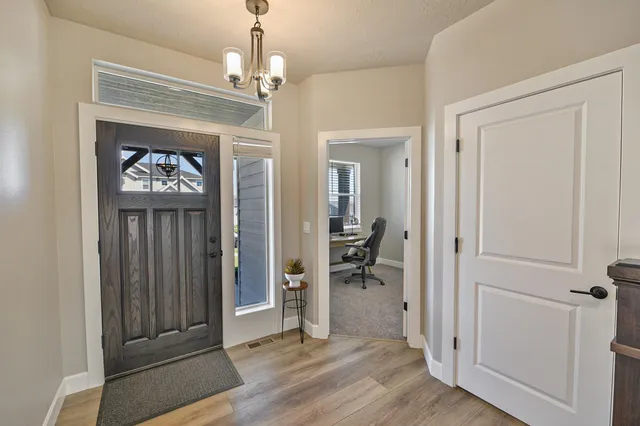 $904,999 | 2648 South Fairmont Estates Drive, Greenacres, WA 99016