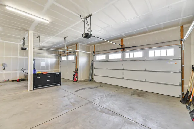 $904,999 | 2648 South Fairmont Estates Drive, Greenacres, WA 99016