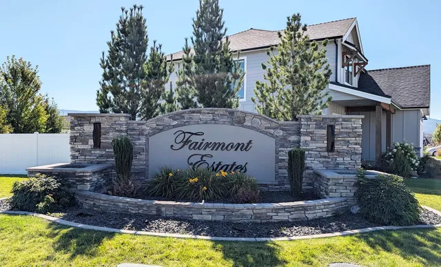 $904,999 | 2648 South Fairmont Estates Drive, Greenacres, WA 99016
