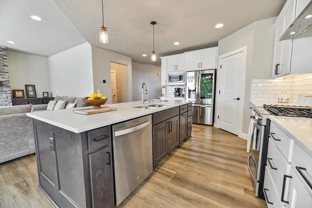 $904,999 | 2648 South Fairmont Estates Drive, Greenacres, WA 99016