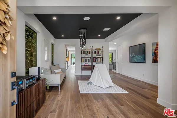 $21,000 | 1037 Palms Boulevard, Venice, CA 90291