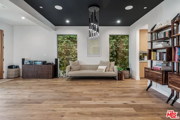 $21,000 | 1037 Palms Boulevard, Venice, CA 90291