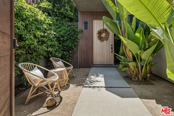 $21,000 | 1037 Palms Boulevard, Venice, CA 90291