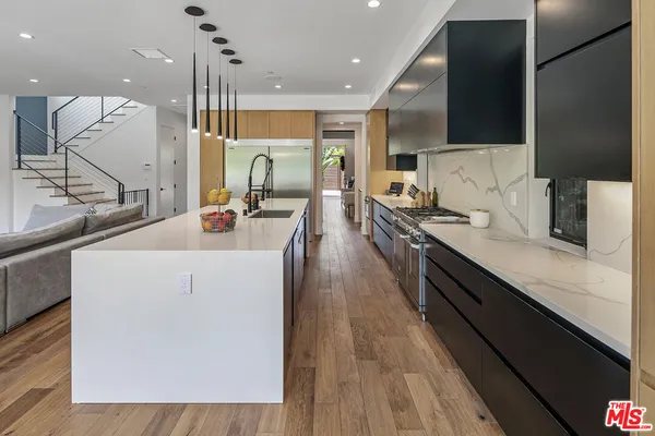 $21,000 | 1037 Palms Boulevard, Venice, CA 90291