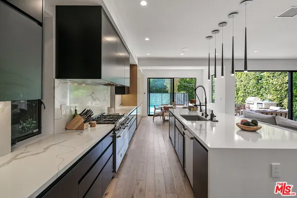 $21,000 | 1037 Palms Boulevard, Venice, CA 90291