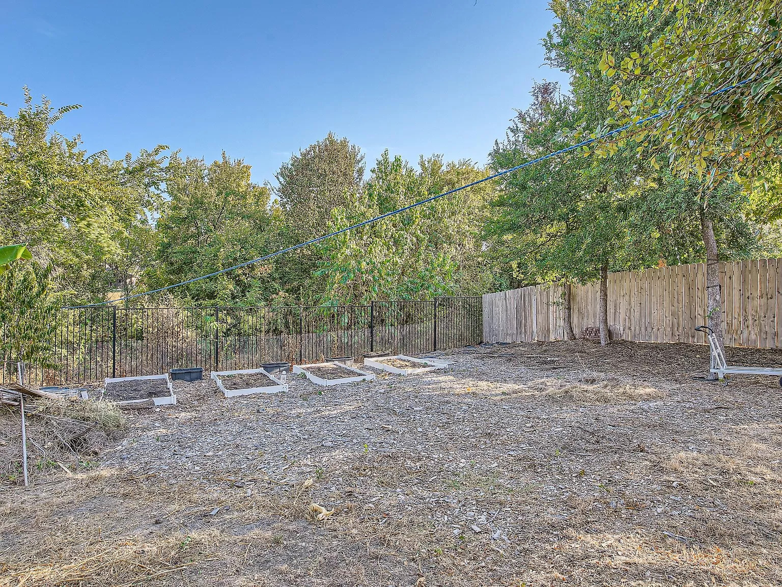 2471 Sunrise Road, Unit 64 Round Rock, TX 78664 - Photo 27 of 30 a backyard of a house with lots of green space