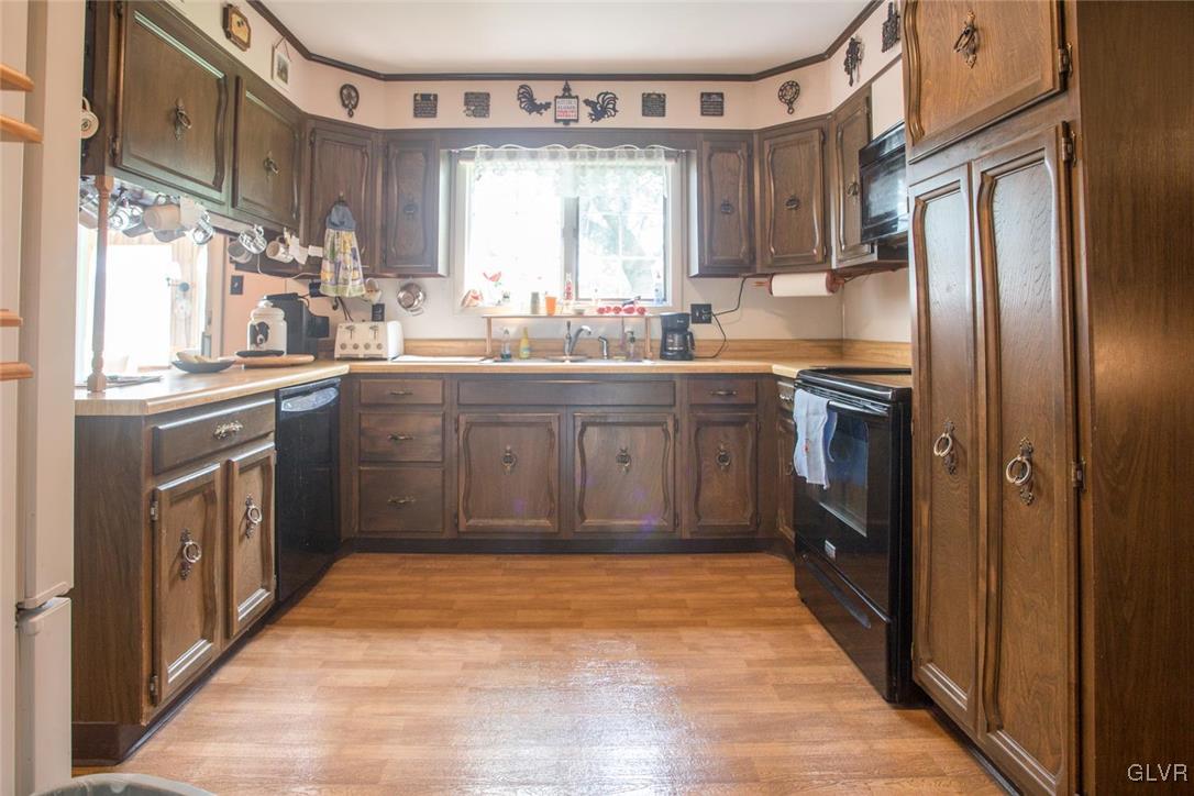 692 Brandywine Road Nazareth, PA 18064 - Photo 5 of 34 Gallery Image 5