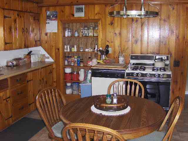 1585 Arnold Road Snover, MI 48472 - Photo 4 of 10 31009153-3.JPG