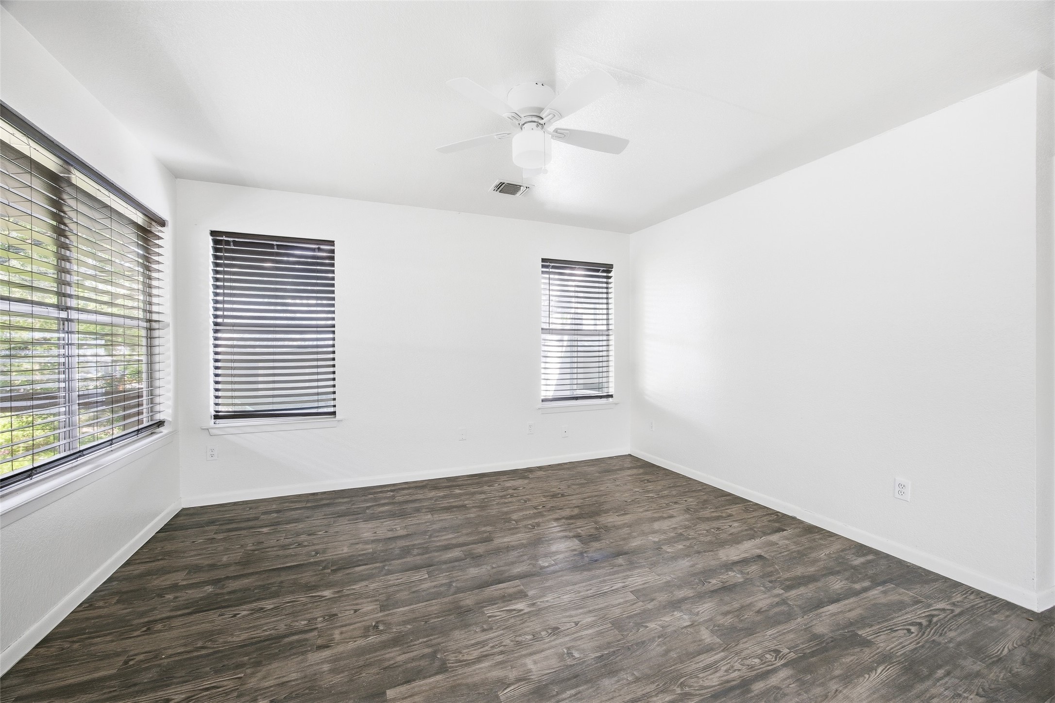 1106 Delano Street Austin, TX 78721 - Photo 14 of 32