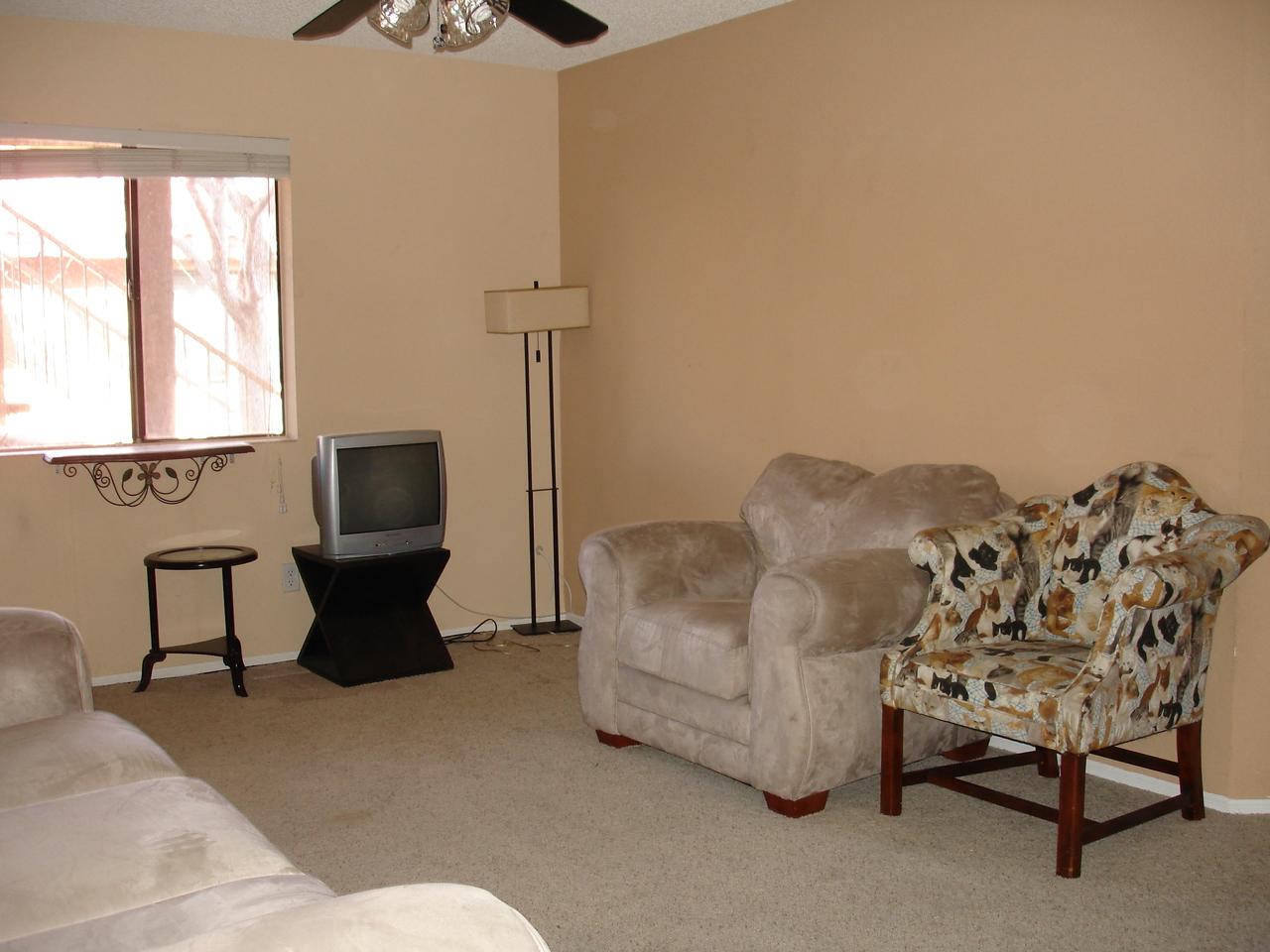 1336 East Mountain View Road, Unit 104 Phoenix, AZ 85020 - Photo 5 of 7 Living Room
