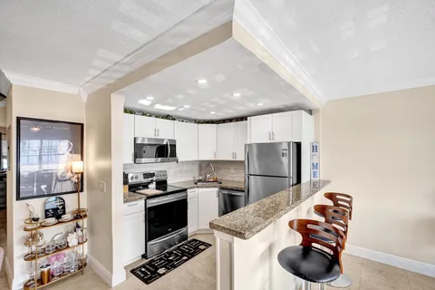 $150,000 | 5201 Northeast 24th Terrace, Unit A203, Fort Lauderdale, FL 33308