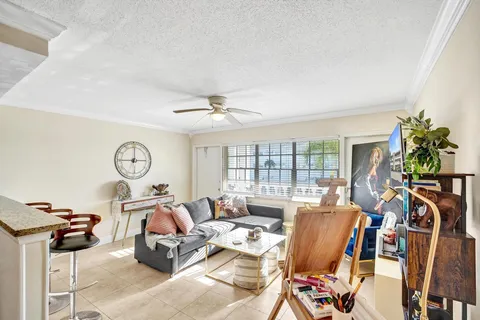 $150,000 | 5201 Northeast 24th Terrace, Unit A203, Fort Lauderdale, FL 33308