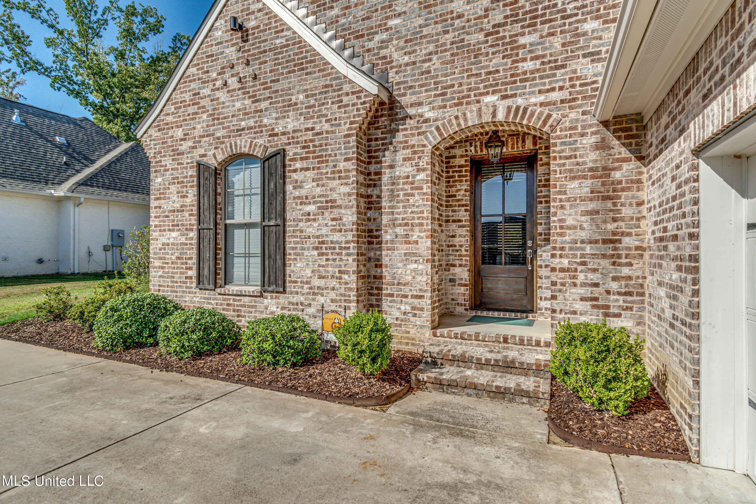 137 Federal Cove Madison, MS 39110 - Photo 3 of 43 137 Federal Cv-3