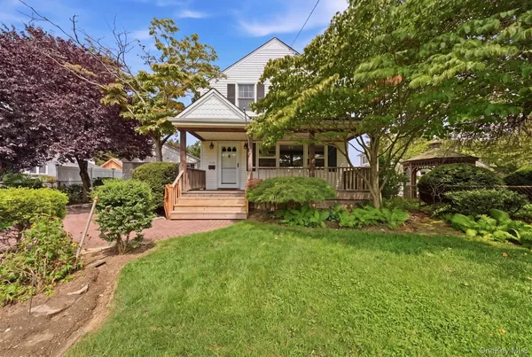$759,000 | 496 Windsor Place, Oceanside, NY 11572