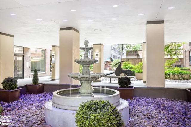 $799,000 | 340 East 80th Street, Unit 21J | Upper East Side