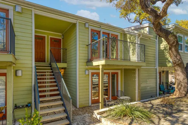 $1,795 | 3601 Menchaca Road, Unit 212, Austin, TX 78704