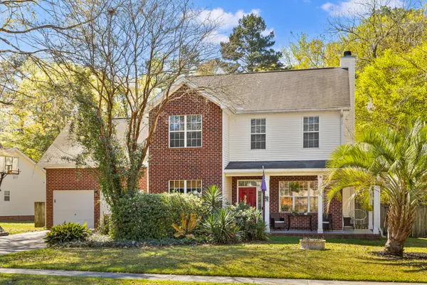 $425,000 | 800 Essex Drive, Summerville, SC 29485