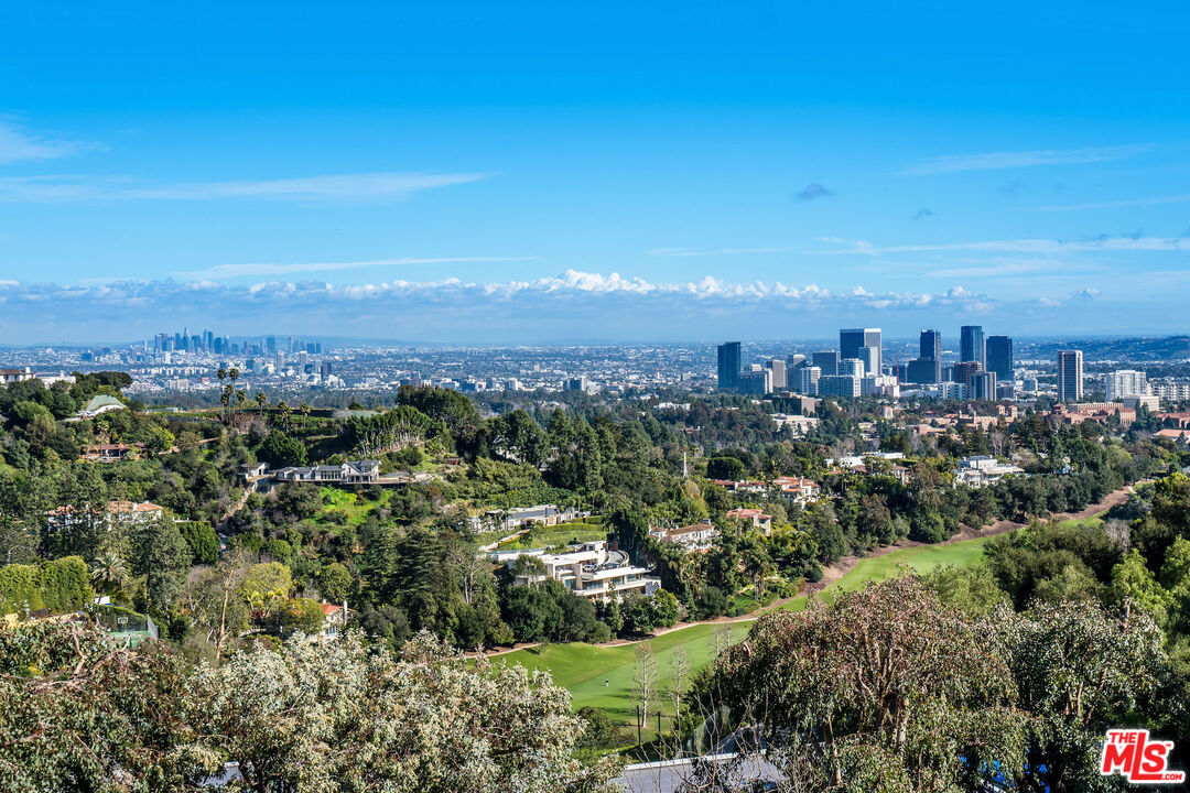 11271 Chalon Road Los Angeles, CA 90049 - Photo 4 of 35 a view of a city