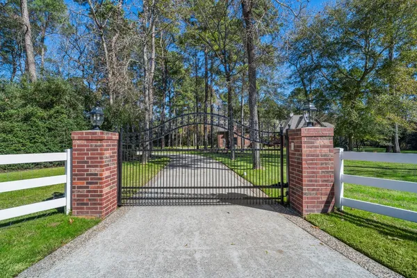 $1,849,500 | 11302 Lake Forest Drive, Conroe, TX 77384
