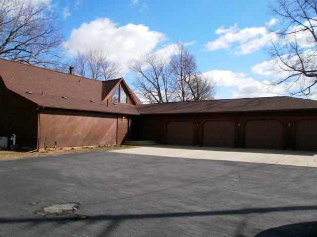 2320 Wolfs Point Drive Rochester, IN 46975 - Photo 3 of 25