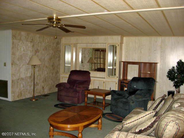 125 Juniper Road Georgetown, FL 32139 - Photo 3 of 6 Living Room