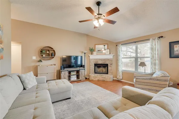 $299,999 | 2010 Sword Fish Drive, Mansfield, TX 76063