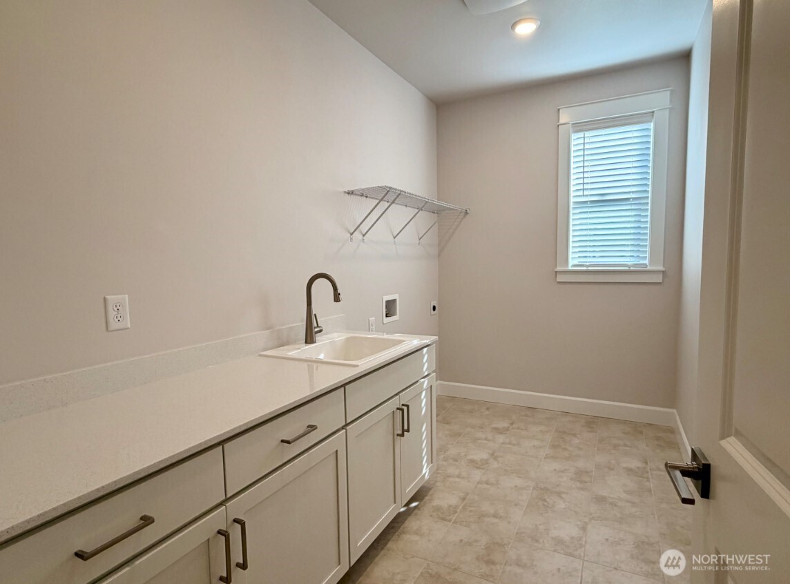 2539 Acer Loop Southeast Lacey, WA 98513 - Photo 4 of 26 Gallery Image 4
