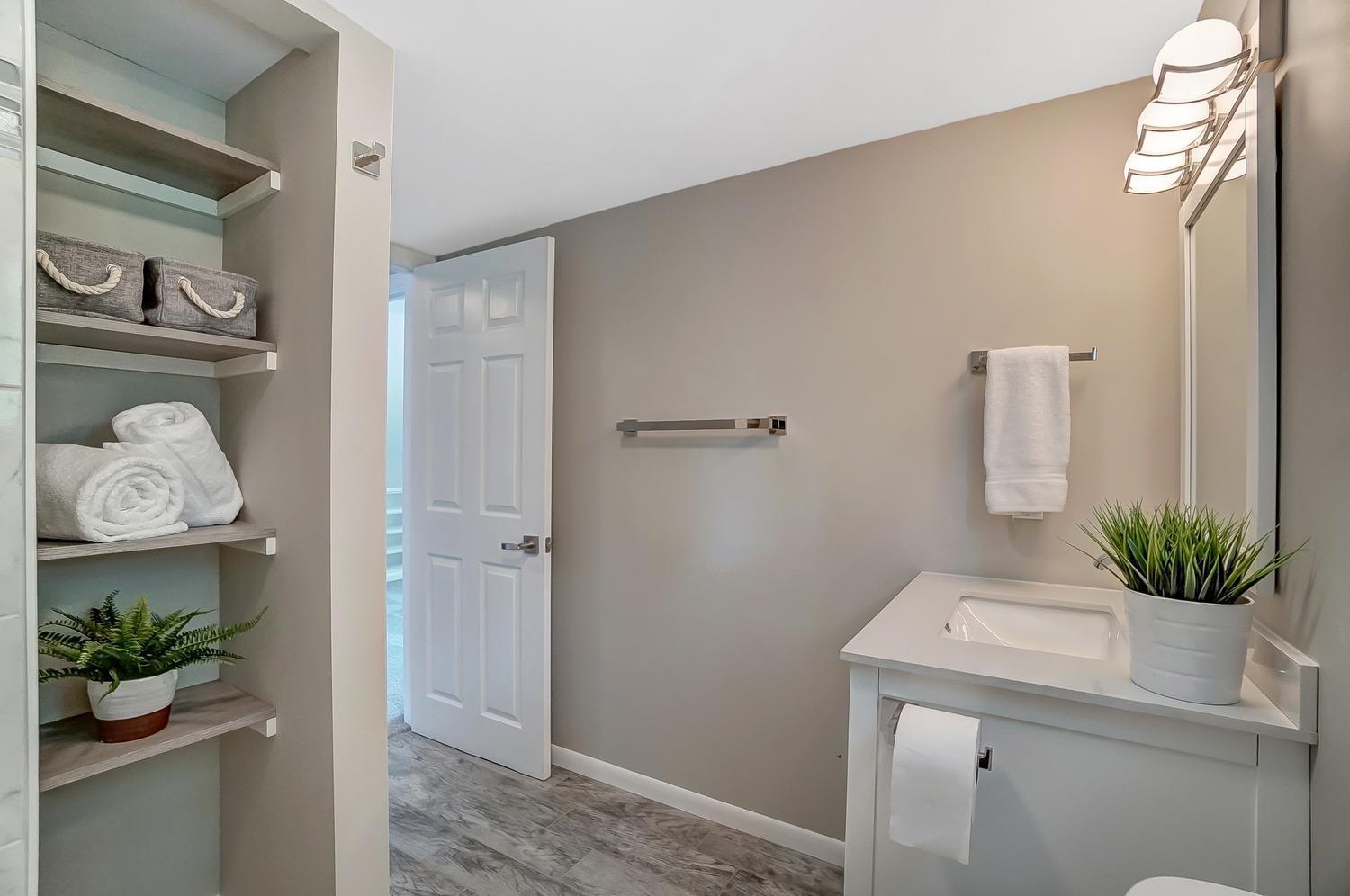 69 Damon Road Greenhills, OH 45218 - Photo 33 of 49 Gallery Image 33