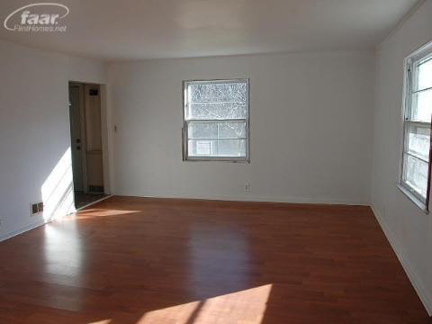 2414 Miller Road Flint, MI 48503 - Photo 7 of 16 20125469-6.JPG