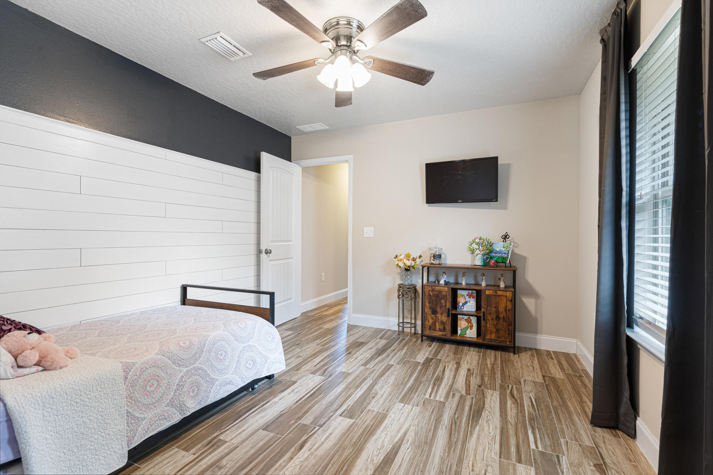 4646 Chanan Drive Crestview, FL 32539 - Photo 26 of 56 Bedroom 2