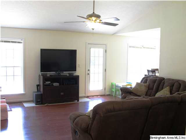 1504 Rockview Circle Weaver, AL 36277 - Photo 5 of 32
