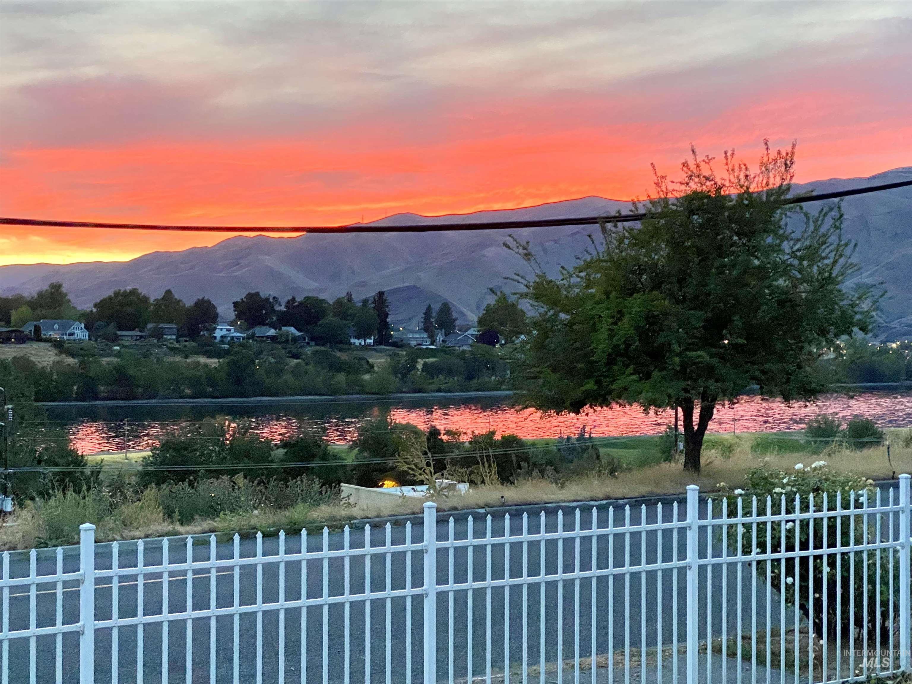 619 Prospect Avenue Lewiston, ID 83501 - Photo 2 of 37 Expansive waterfront scenery with mountainous backdrop