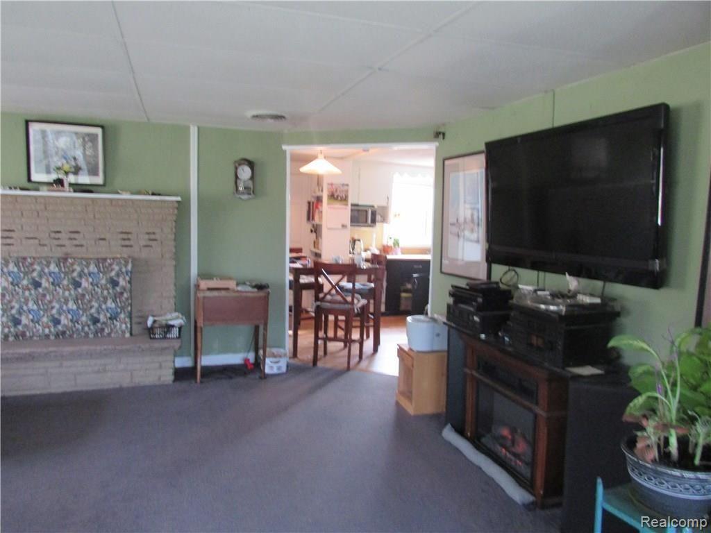 7472 North Road Fort Gratiot, MI 48059 - Photo 16 of 31 IMG_0684.JPG