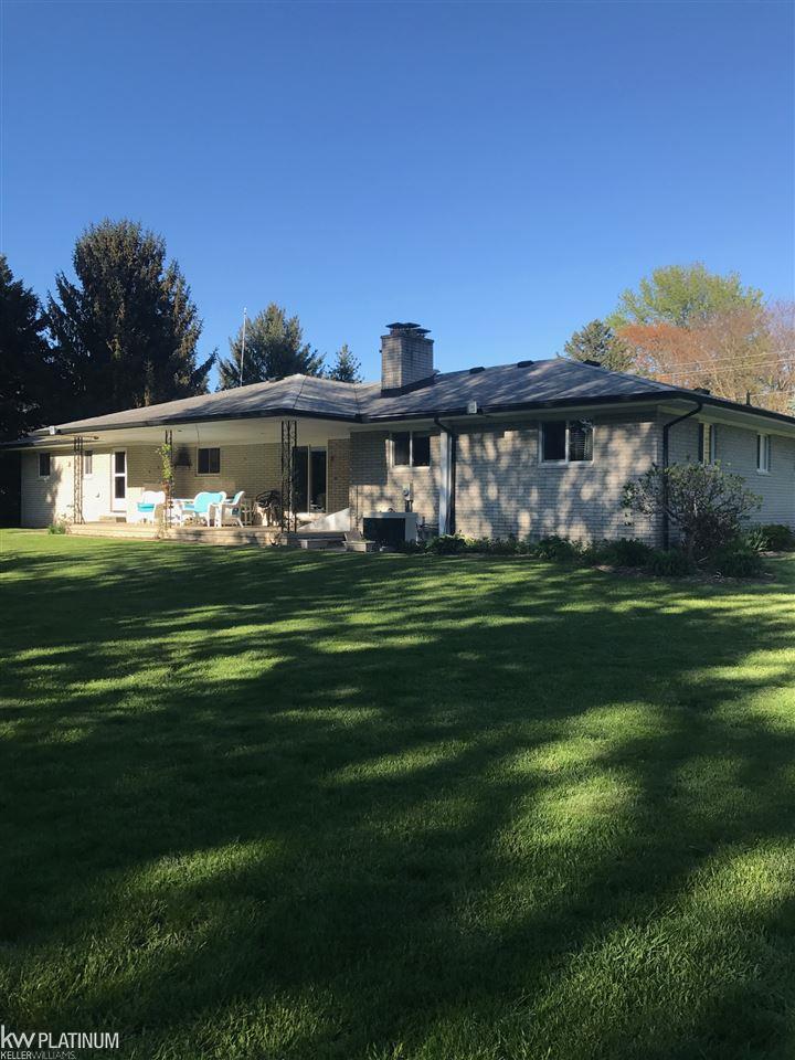 53833 Ridge Road New Baltimore, MI 48047 - Photo 6 of 47