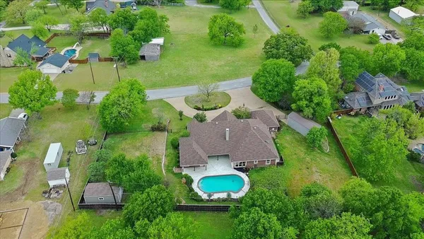 $770,385 | 505 Northwest County Road 0011, Corsicana, TX 75110