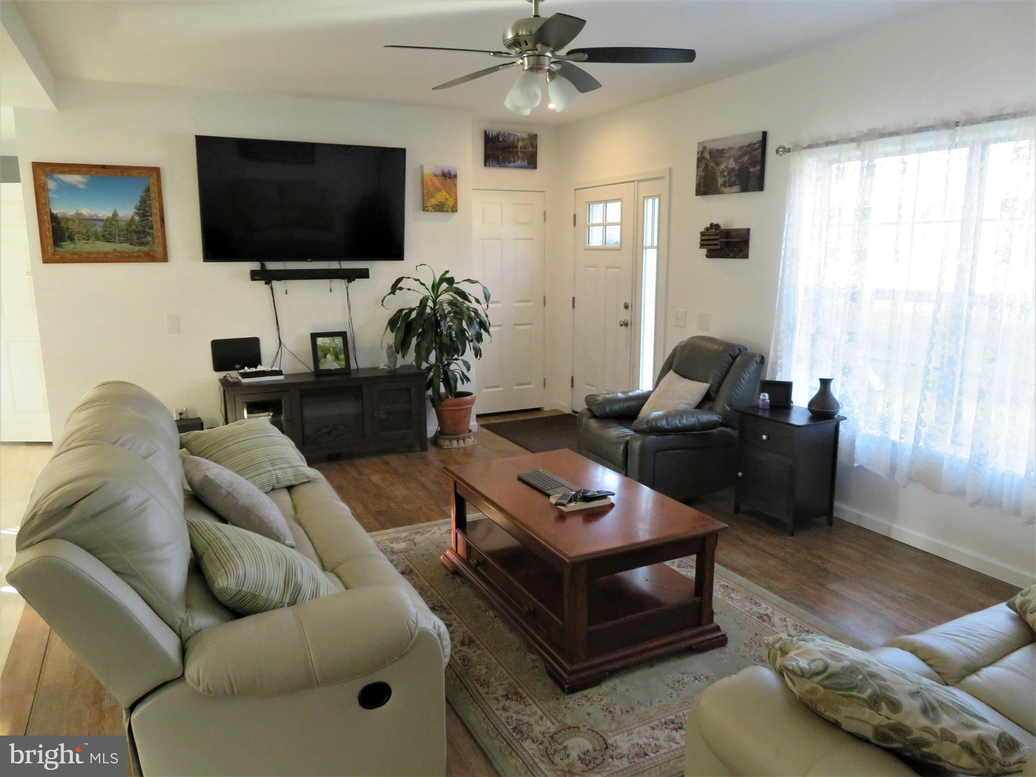 90 Landis Store Road Boyertown, PA 19512 - Photo 7 of 39 Family Room