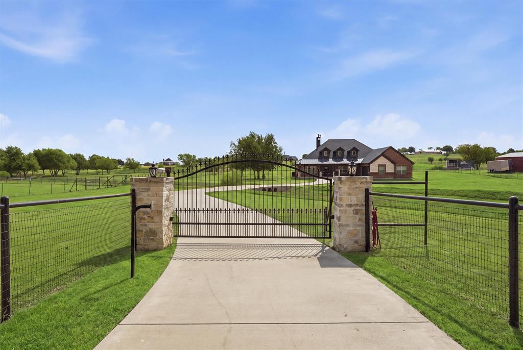 12138 Marion Road Sanger, TX 76266 - Photo 2 of 40 Gallery Image 2