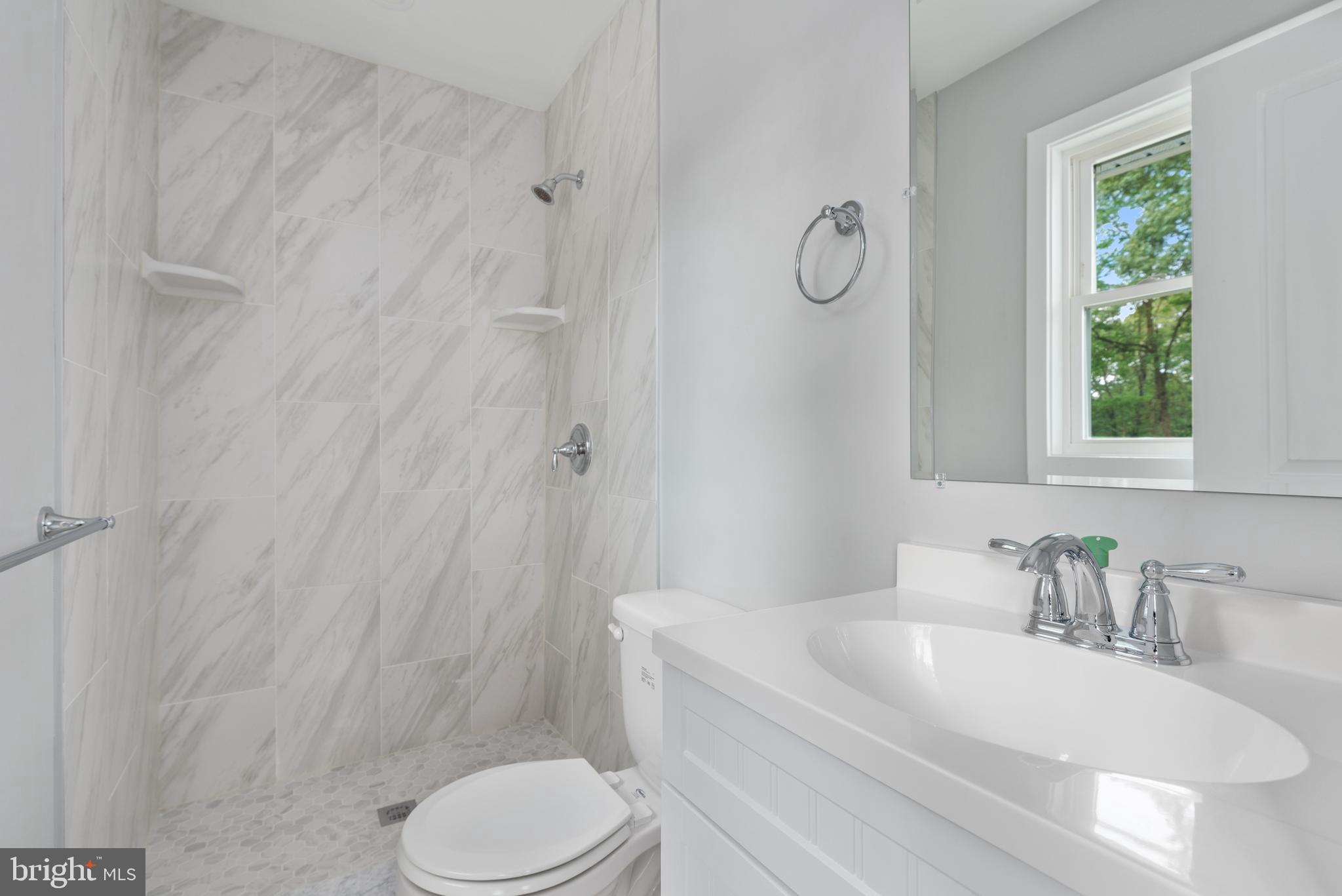444 Royal Beach Road Pasadena, MD 21122 - Photo 20 of 52 Master Full Bath