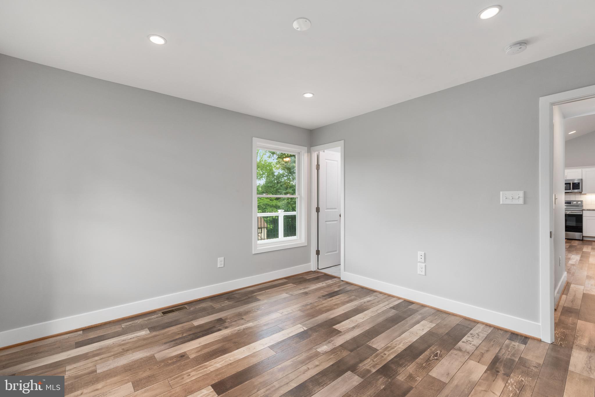 444 Royal Beach Road Pasadena, MD 21122 - Photo 23 of 52