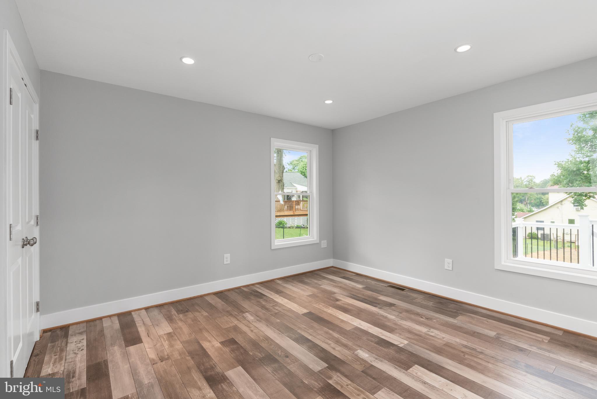 444 Royal Beach Road Pasadena, MD 21122 - Photo 43 of 52 Beautiful Hardwood Water View Master