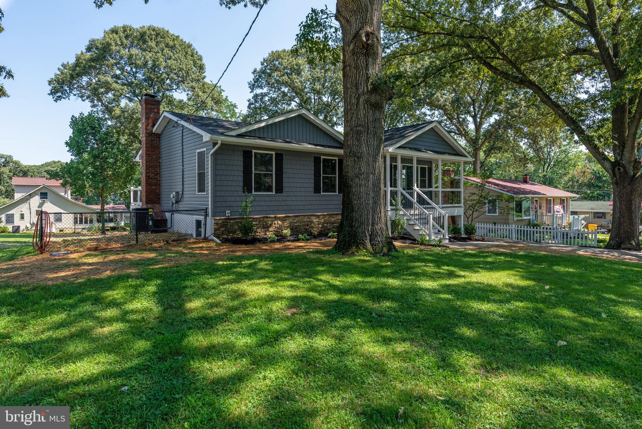 444 Royal Beach Road Pasadena, MD 21122 - Photo 6 of 52 Large Yard
