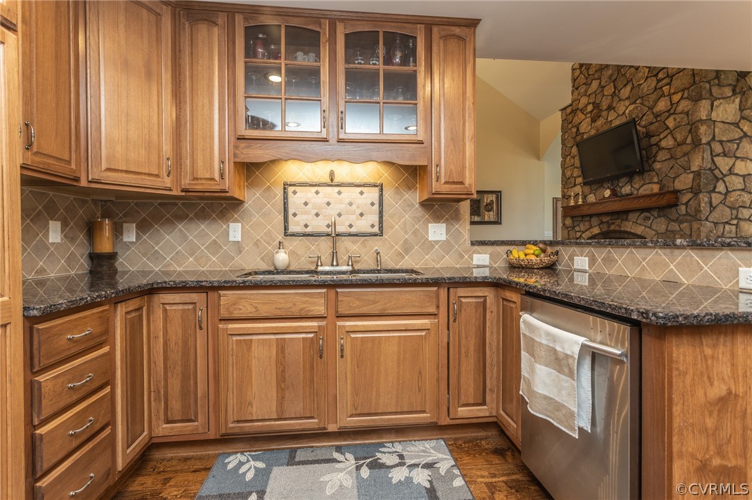 9812 Graves Road Petersburg, VA 23803 - Photo 4 of 26 Gallery Image 4