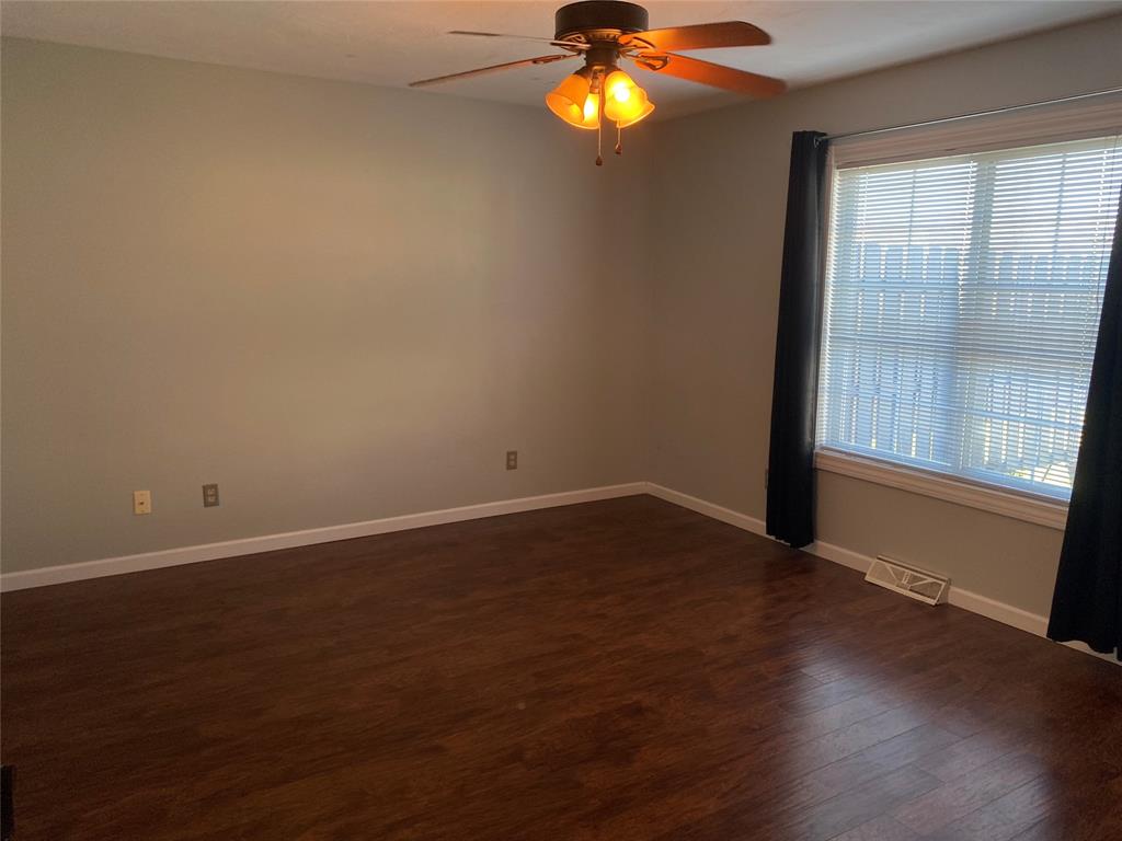 880 West Barouche Pendleton, IN 46064 - Photo 11 of 30 Gallery Image 11