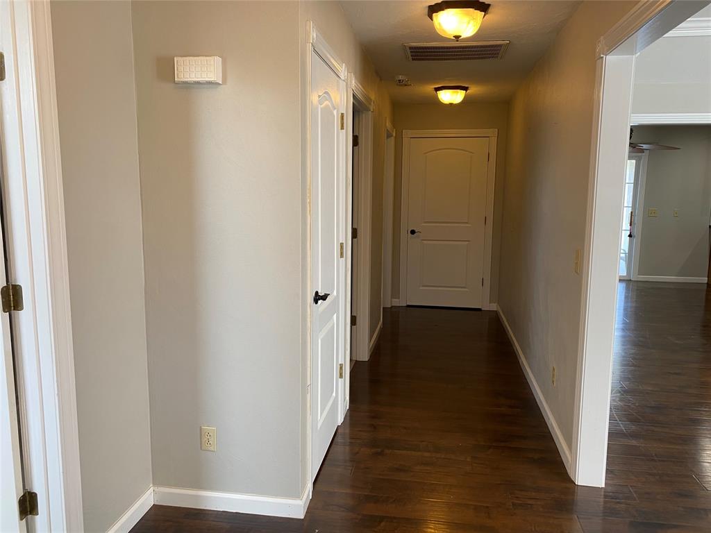 880 West Barouche Pendleton, IN 46064 - Photo 3 of 30 Gallery Image 3