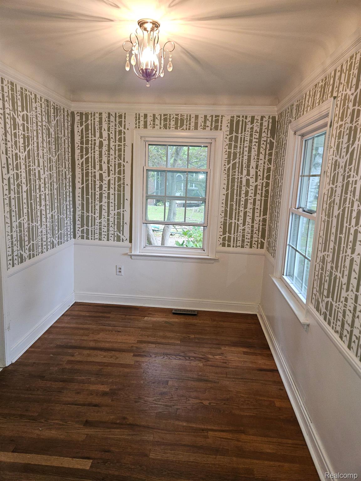 160 Riverside Drive Mount Clemens, MI 48043 - Photo 6 of 12 Gallery Image 6