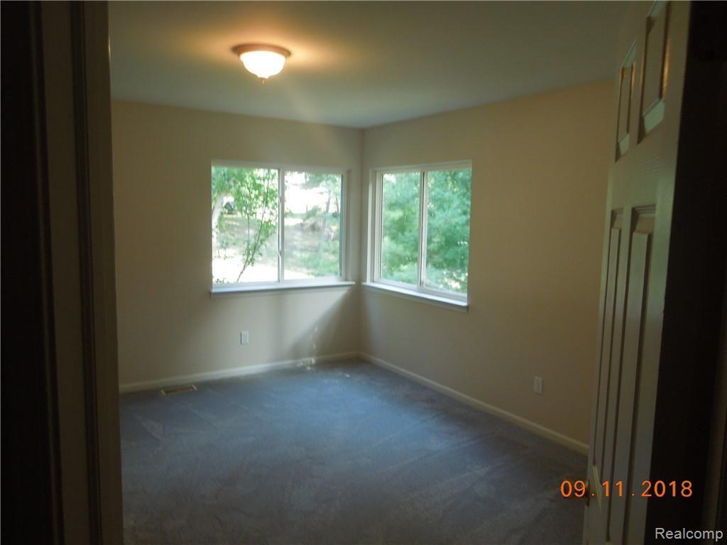944 Oakcrest Road Howell, MI 48843 - Photo 13 of 21 Gallery Image 13