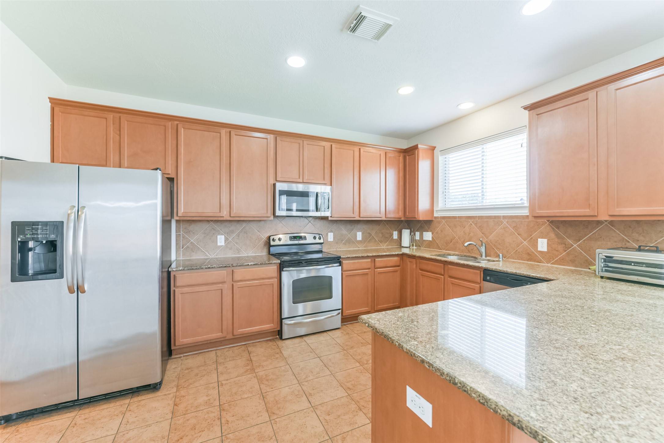 5418 Lilac Grove Lane Rosharon, TX 77583 - Photo 8 of 19
